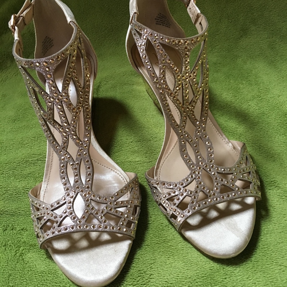 Imagine Gold wedges